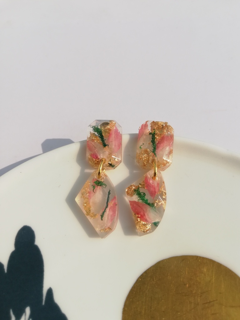 Adorned Dried Flower Stud Eardrops