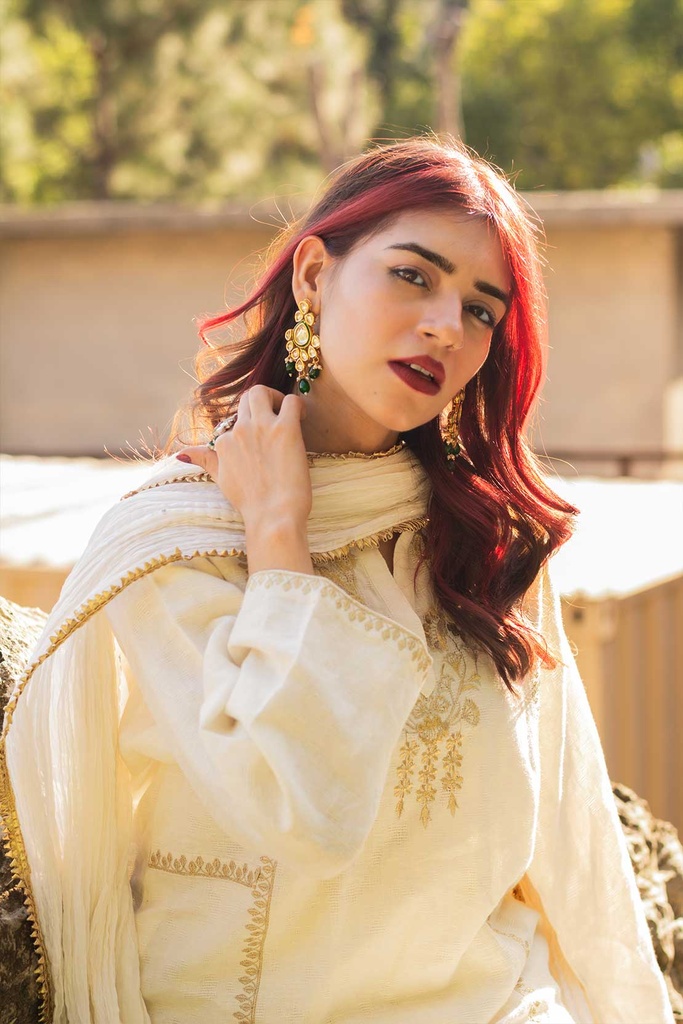 Extra image for EMBROIDERED OUTFIT