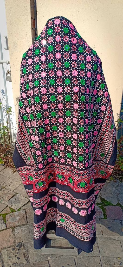 Sindhi Maleer Shawl IMG # 1
