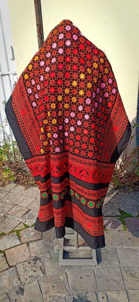 Sindhi Maleer Shawl IMG # 3