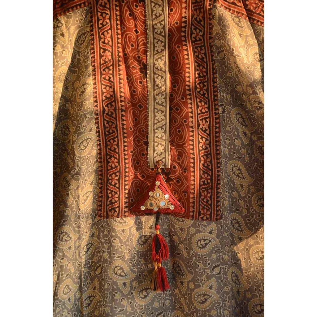 Hand Embroidered Women Kurta