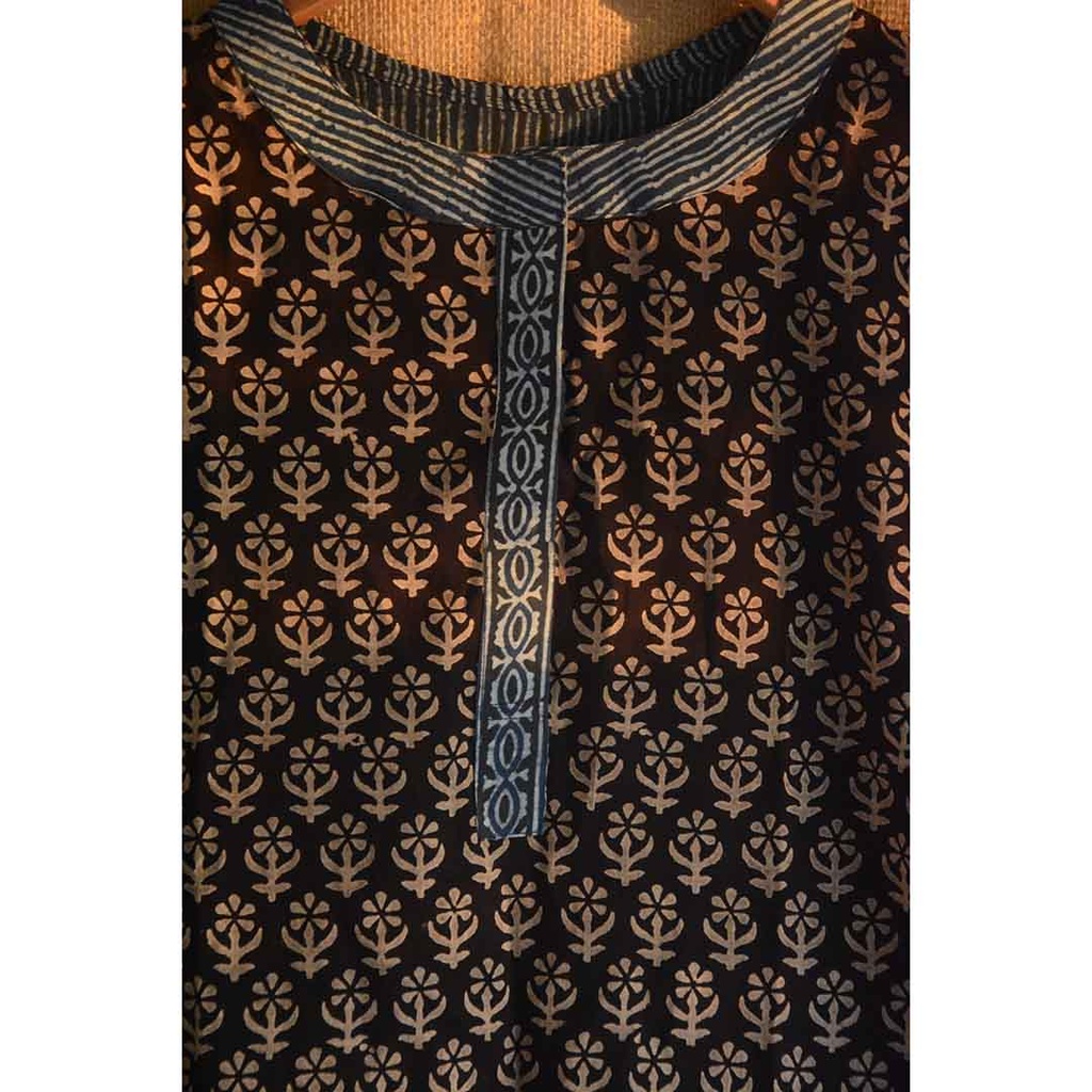 Hand Embroidered Women Kurta