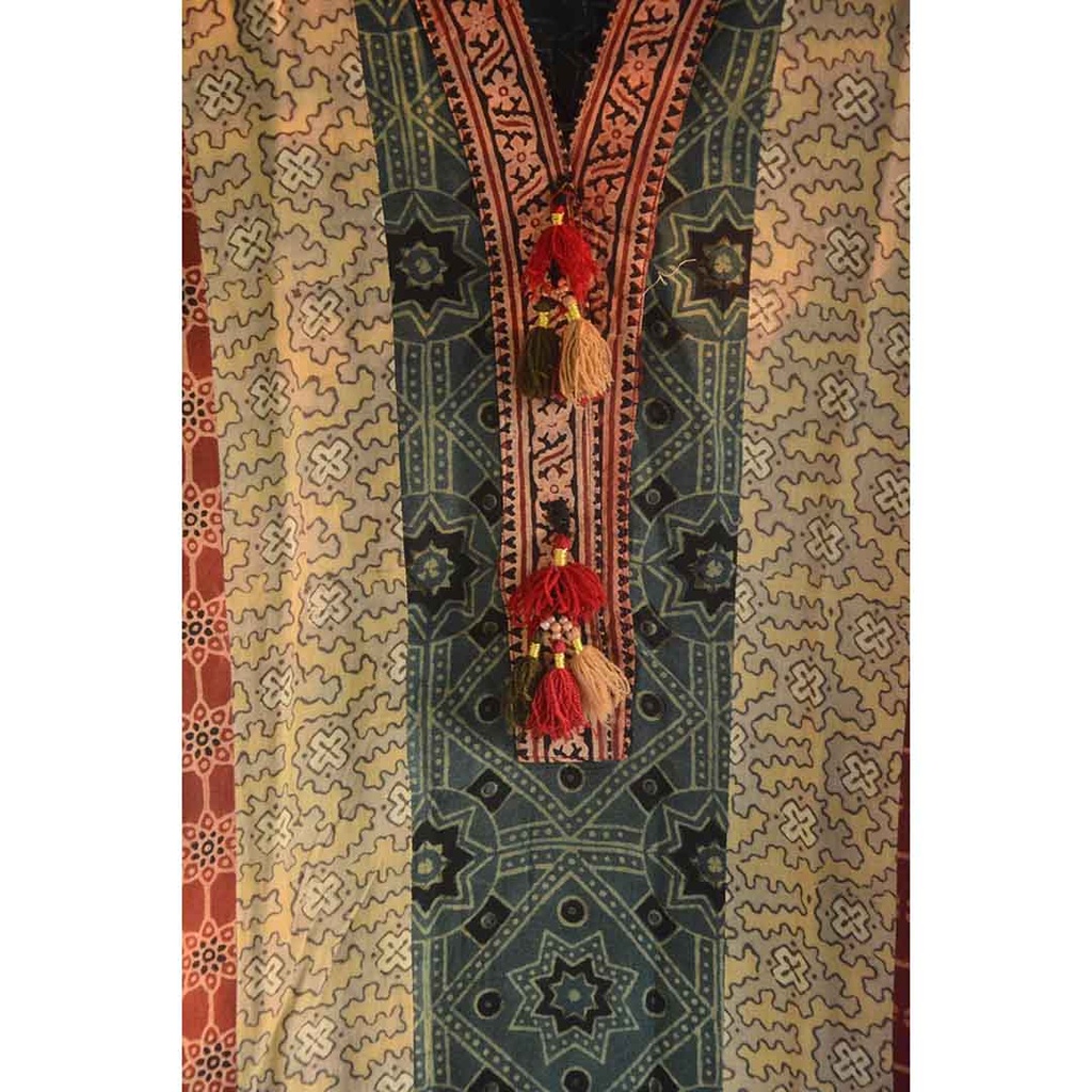 Hand Embroidered Women Kurta
