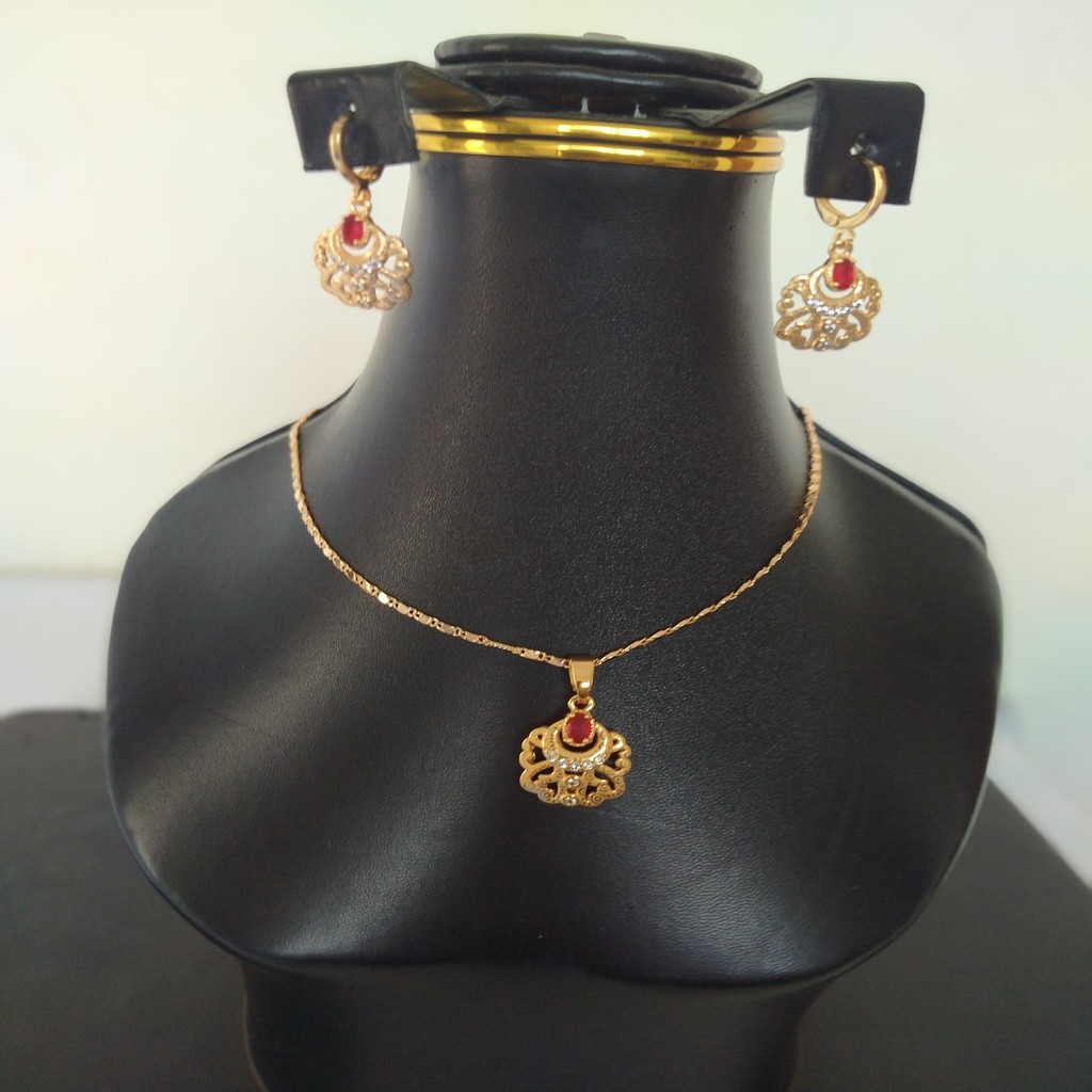 Chain necklace IMG # 1