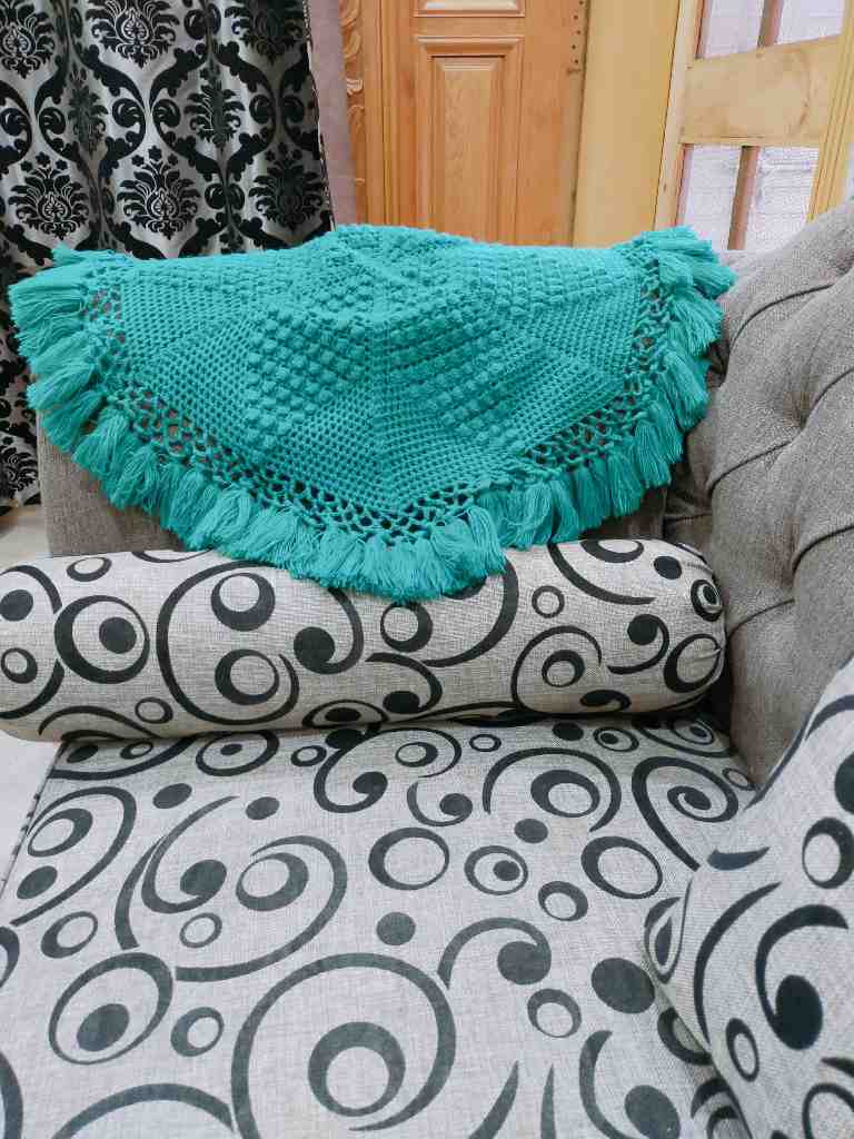 handkerchief 5 pieces 4 round and one rectangle IMG # 1