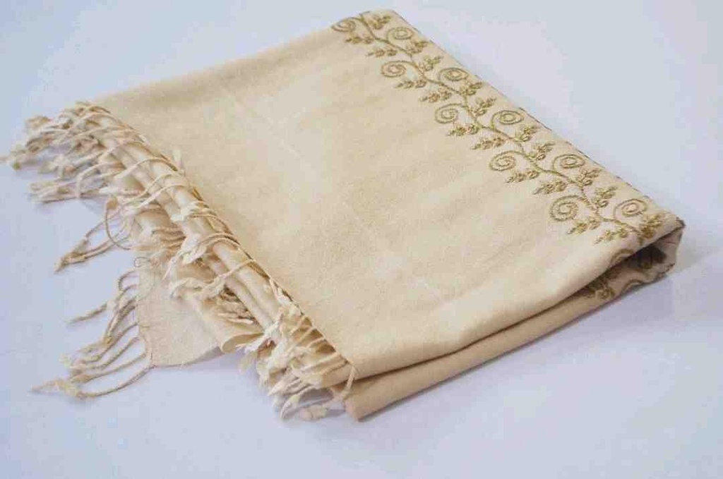Ladies Swati fine woolen Shawl. - Duplicate IMG # 1