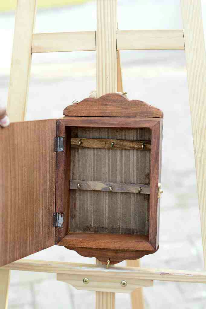 Wooden key stand IMG # 1
