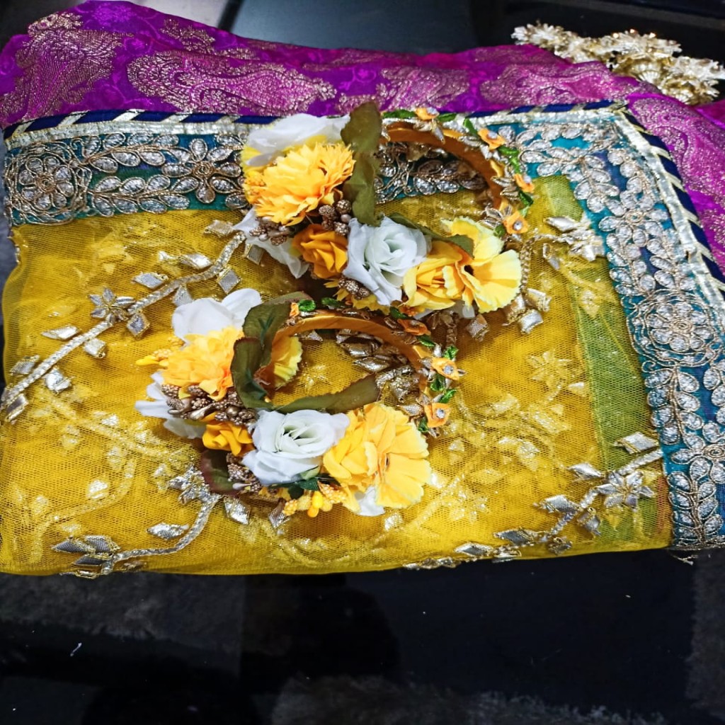 Artificial flower set