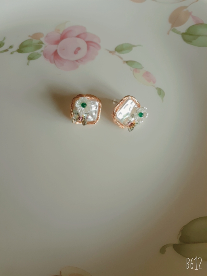 Earings