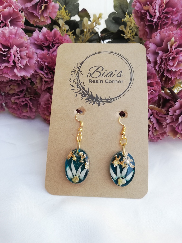 Deep Sea-blue Dried Flower Eardrops