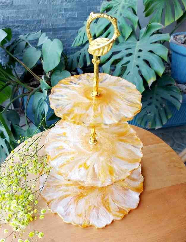 Three Tiers Serving Stand