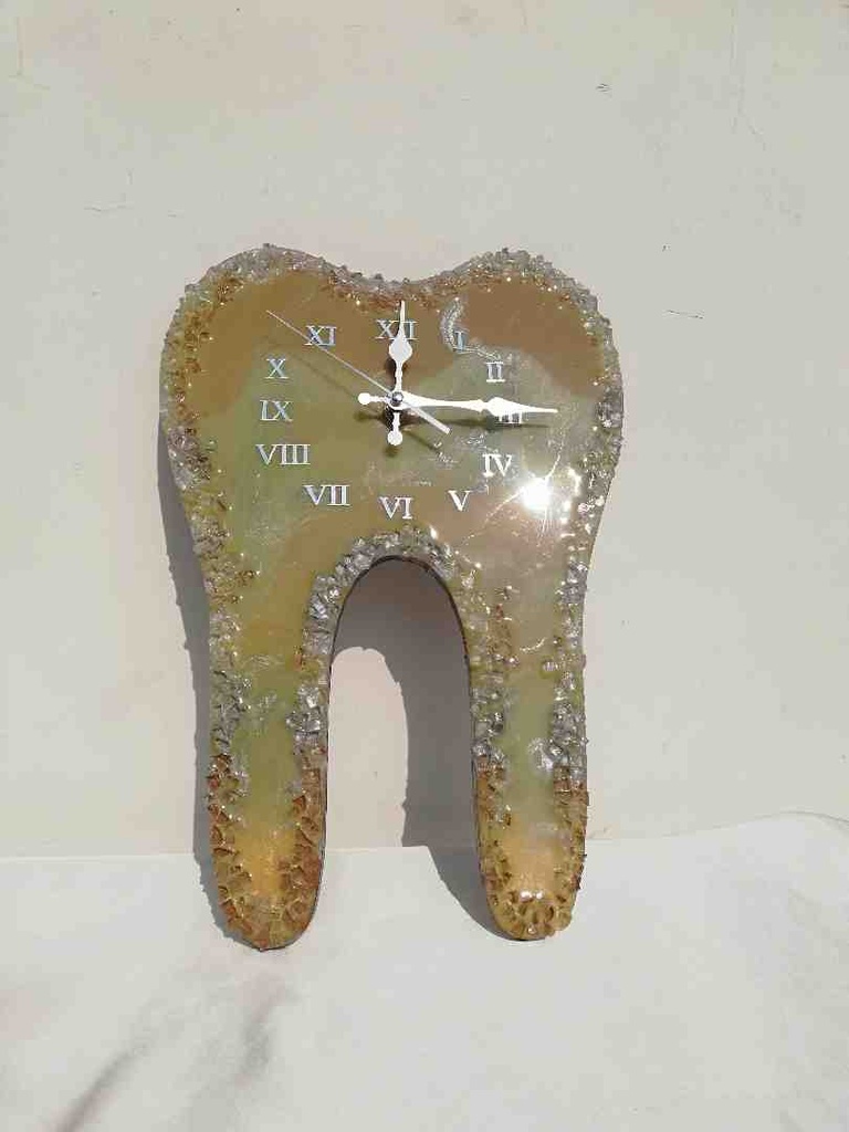 Customized Tooth Shape Resin Wall Clock