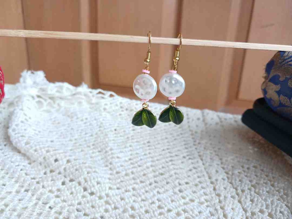 Trendy earrings 