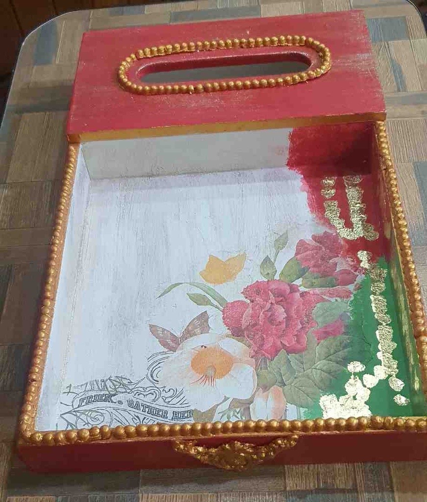 Tissue box tray 