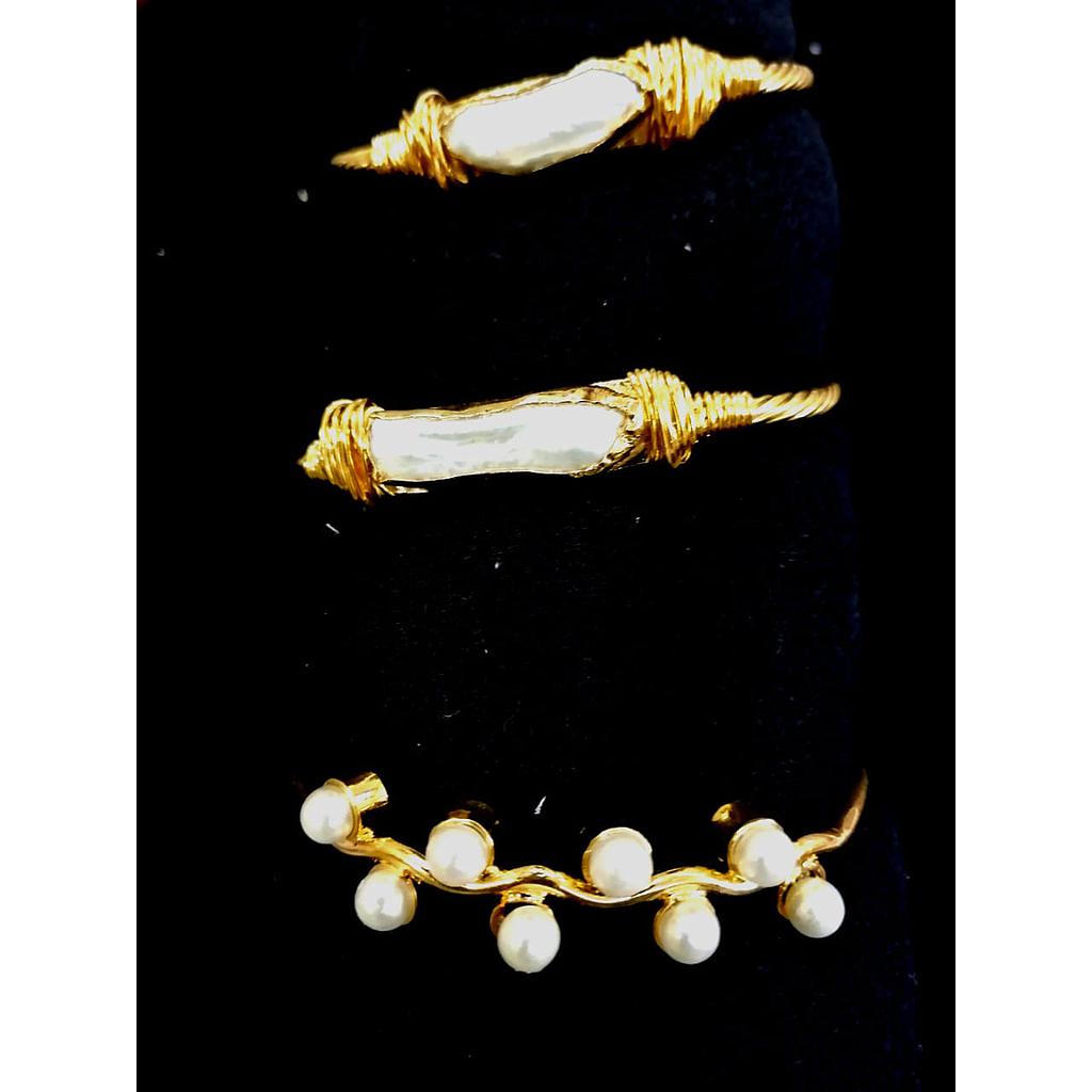 Cali Pearl Bangle