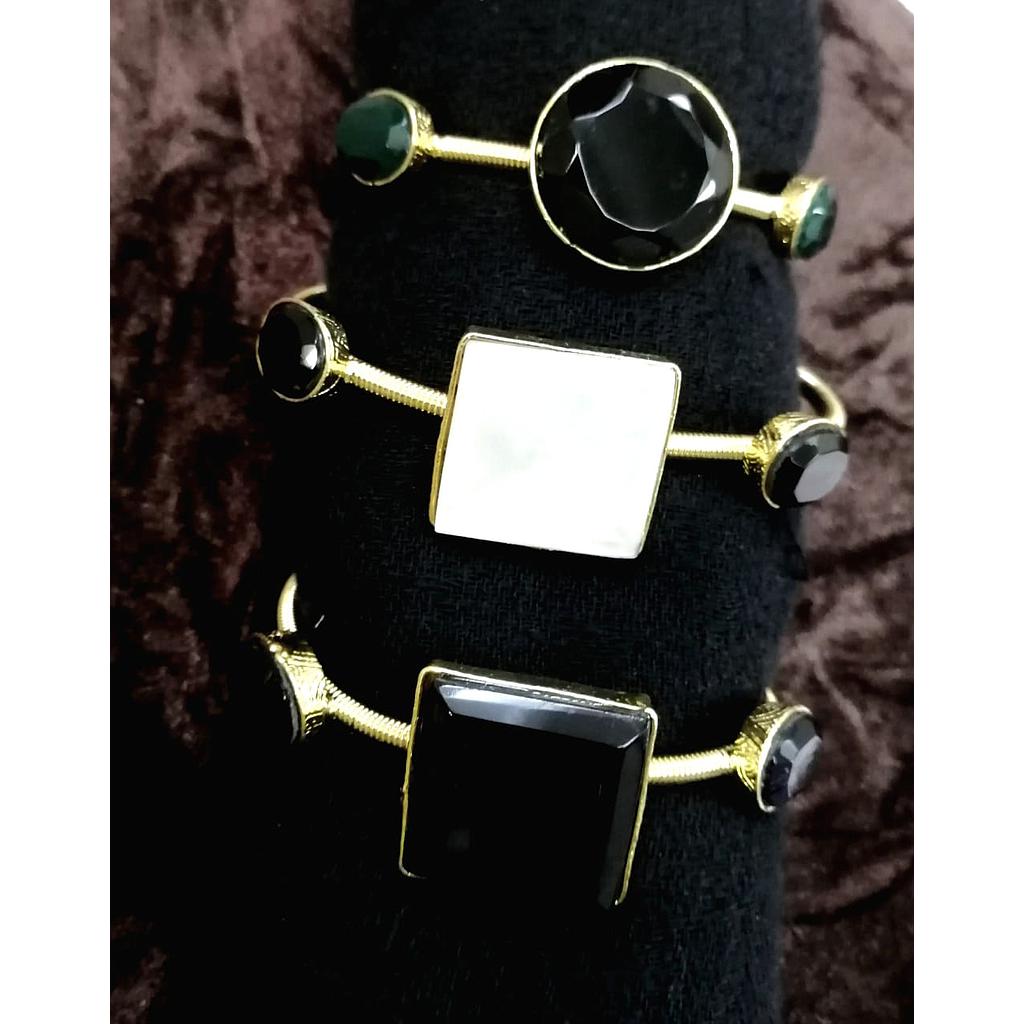Cali Pearl Bangle