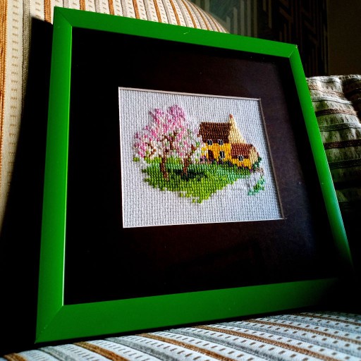 [PK3212-HM-WLH-010213] Yellow cottage