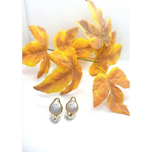 [PK2838-JW-EAR-012005] Pearl Dandling Top
