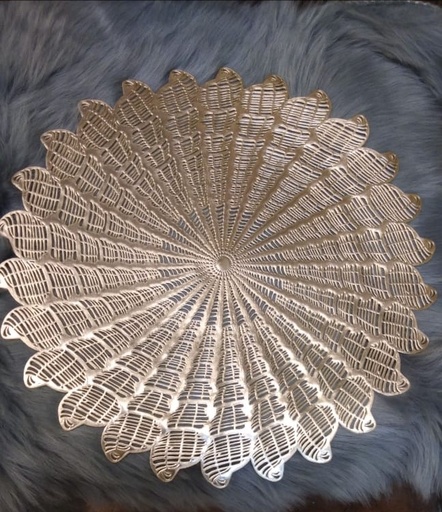 [PK4383-GN-GEN-014209] Laser cut place mats