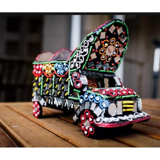 [PK0130-HM-SCL-014969] Truck with glass work