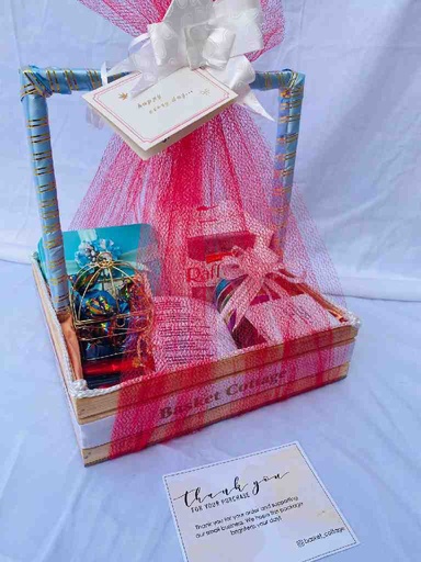 [PK6768-HM-BKT-019560] Wedding Basket