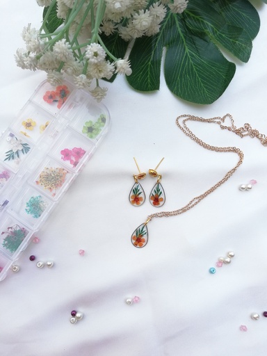 Real Flower Teardrop Set