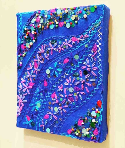 [PK4905-HM-WLH-023500] Decorative Embroided Frame