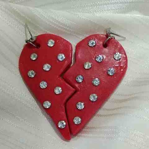 [PK8199-JW-EAR-028004] Broken 💔