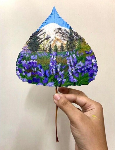 [PK8392-AR-MIN-028272] Mountain Landscape on Leaf