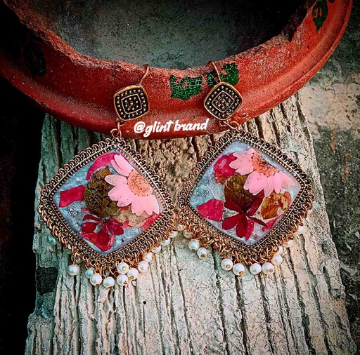 [PK6800-JW-EAR-028591] Real Flowers Jhumkas
