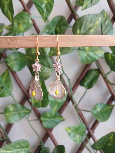 Trendy earrings 