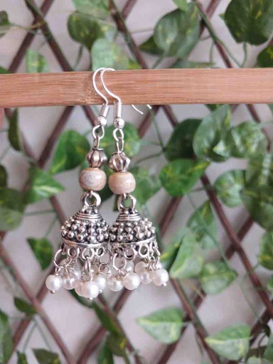 Trendy earrings 