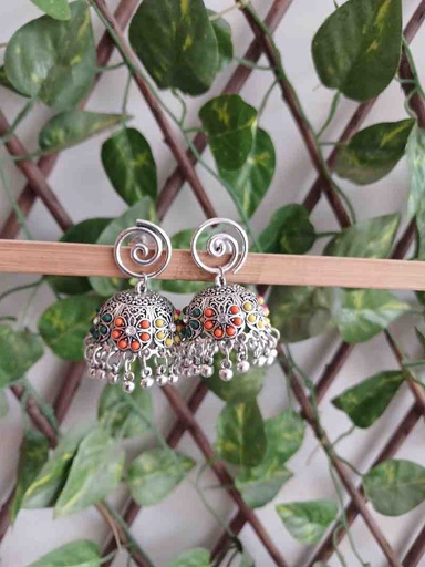 Traditional earrings 