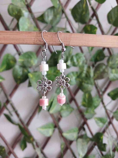 Trendy earrings 