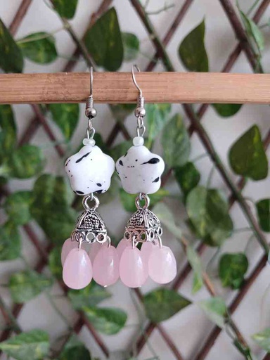 Trendy earrings 