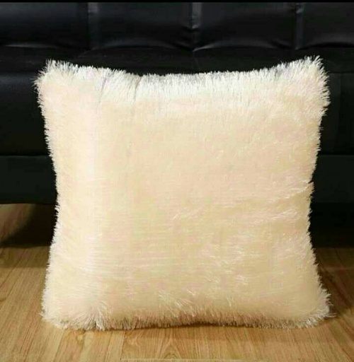 [PK0166-HM-CUS-004803] Fur cushion covers.